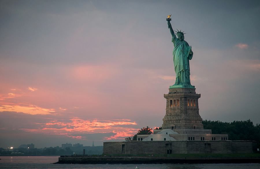 Dernières lueurs du jour sur la statue de la Liberté