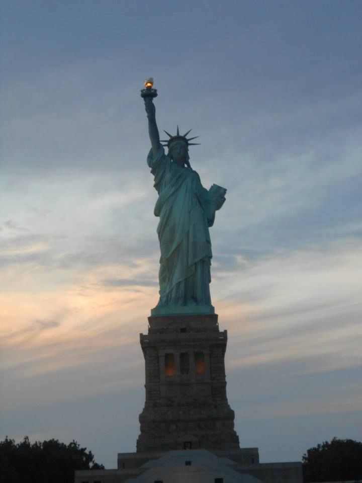 La statue de la Liberté lors de la croisière au coucher du soleil