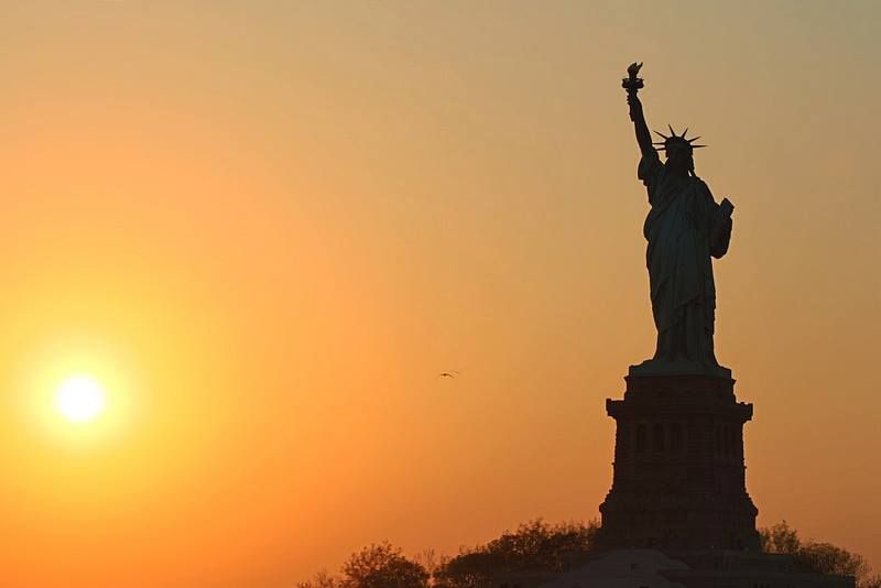 Coucher de soleil sur la statue de la Liberté