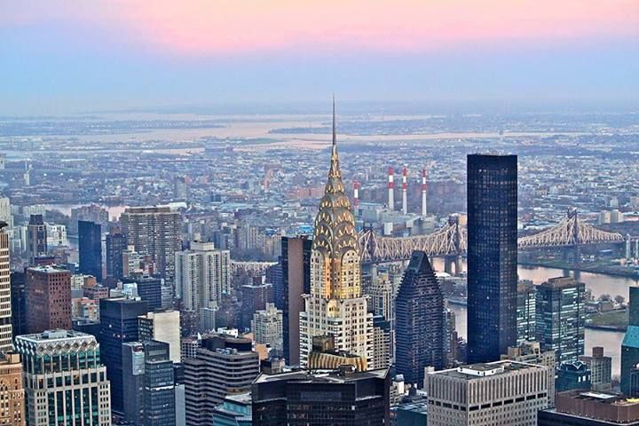 Coucher de soleil sur le Chrysler building, depuis l'observatoire de l'Empire State building