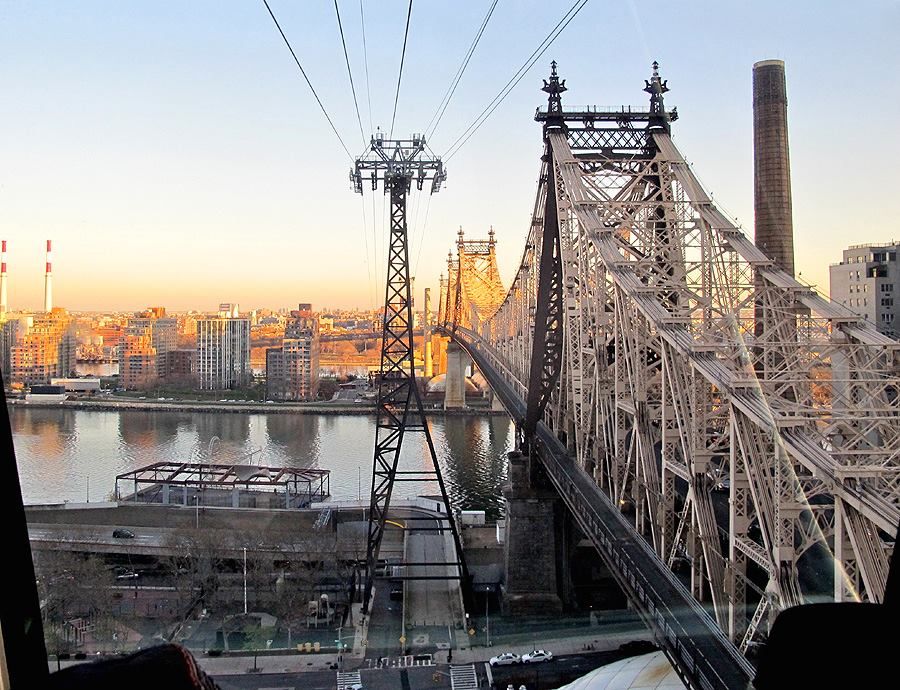 Roosevelt Island Queensboro Bridge New York