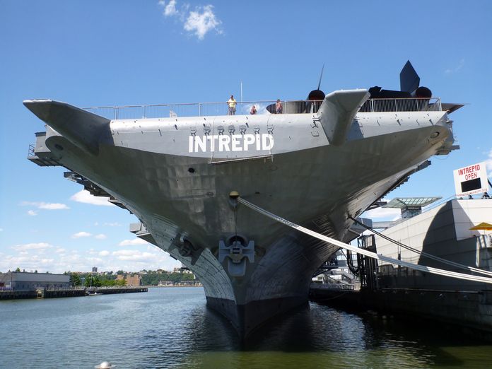 Intrepid Sea Air Space Museum porte-avions musée aéronautique Manhattan New York