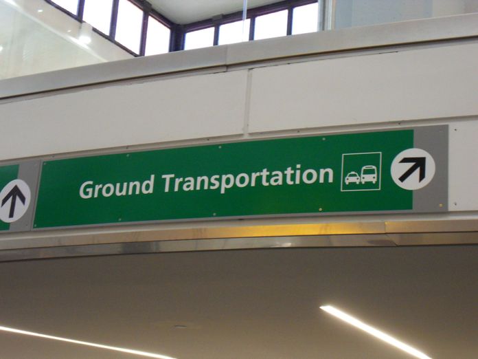 JFK Airport Le panneau qui mène vers les navettes