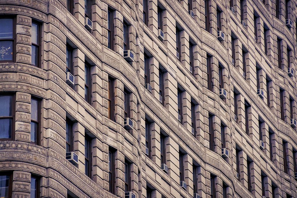 Gros plan sur la façade du Flatiron building