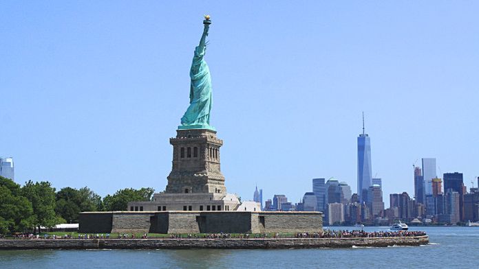 La statue de la Liberté et Manhattan La statue de la Liberté et Manhattan