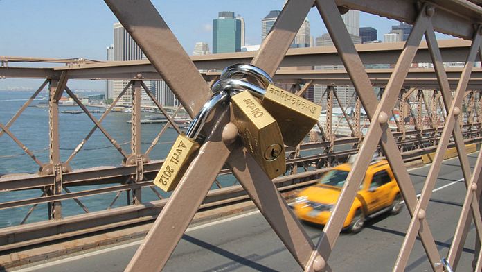 cadenas-amour-pont-de-brooklyn-new-york cadenas sur le pont de Brooklyn