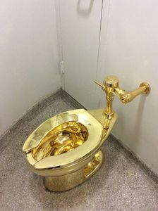 Le WC en or massif