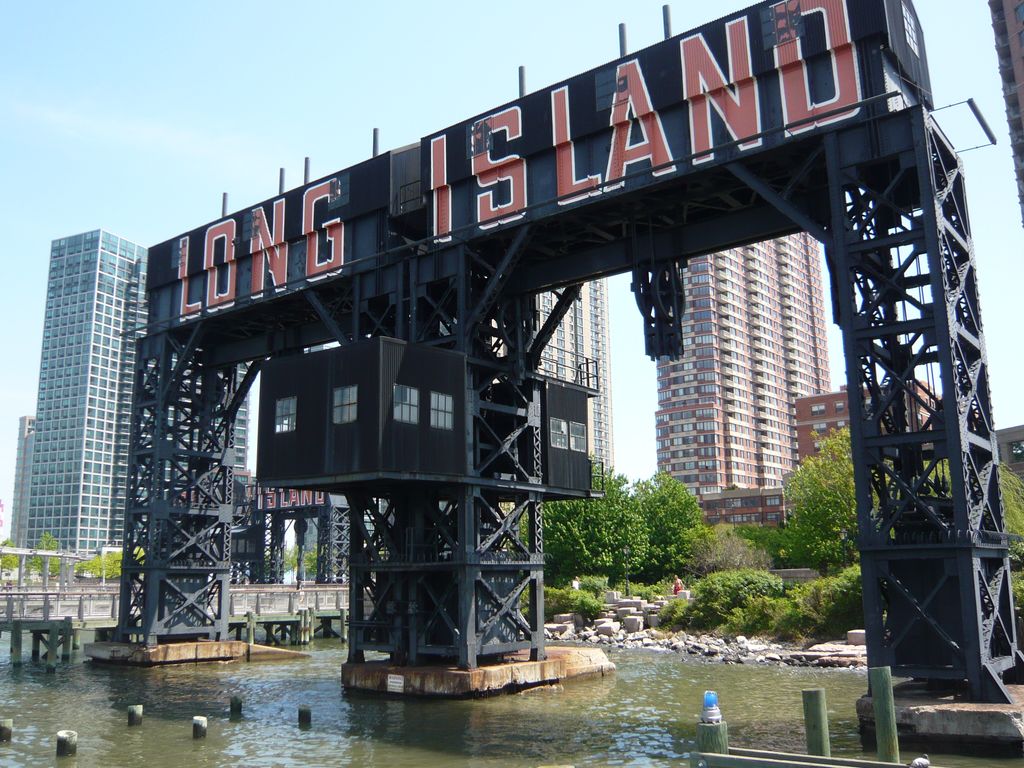 Gantry Plaza State Park