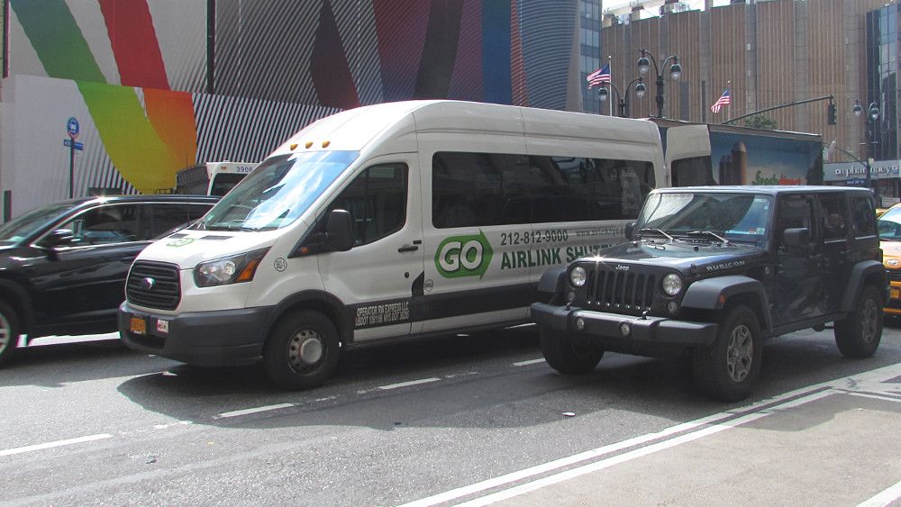 Les étapes du transfert aéroport en navette partagée à New York