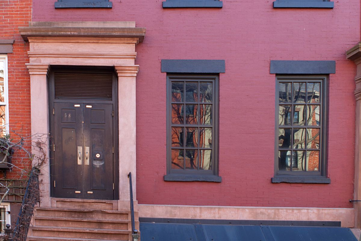 Une maison factice à Brooklyn !