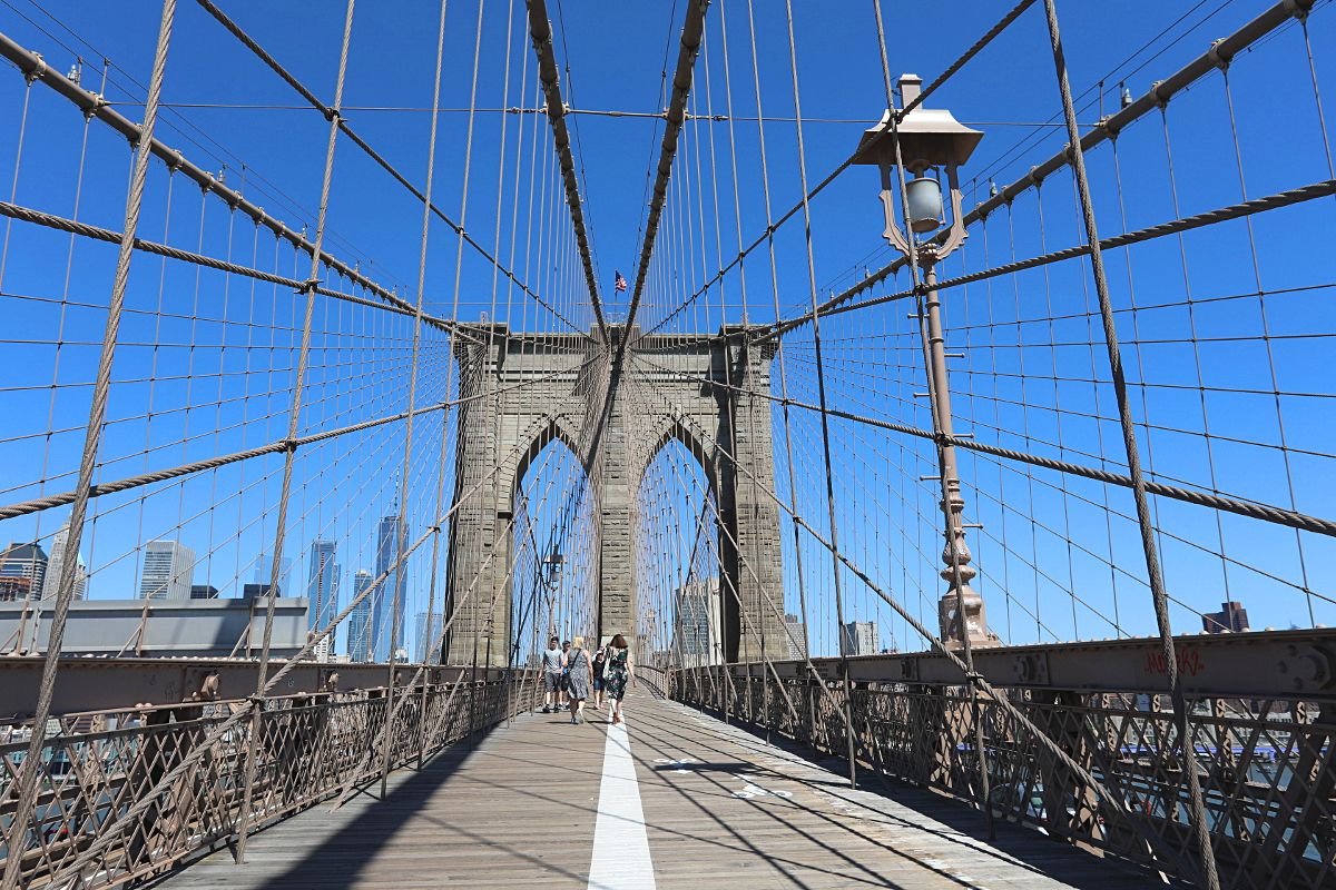 Les 4 détails insolites à voir sur le pont de Brooklyn