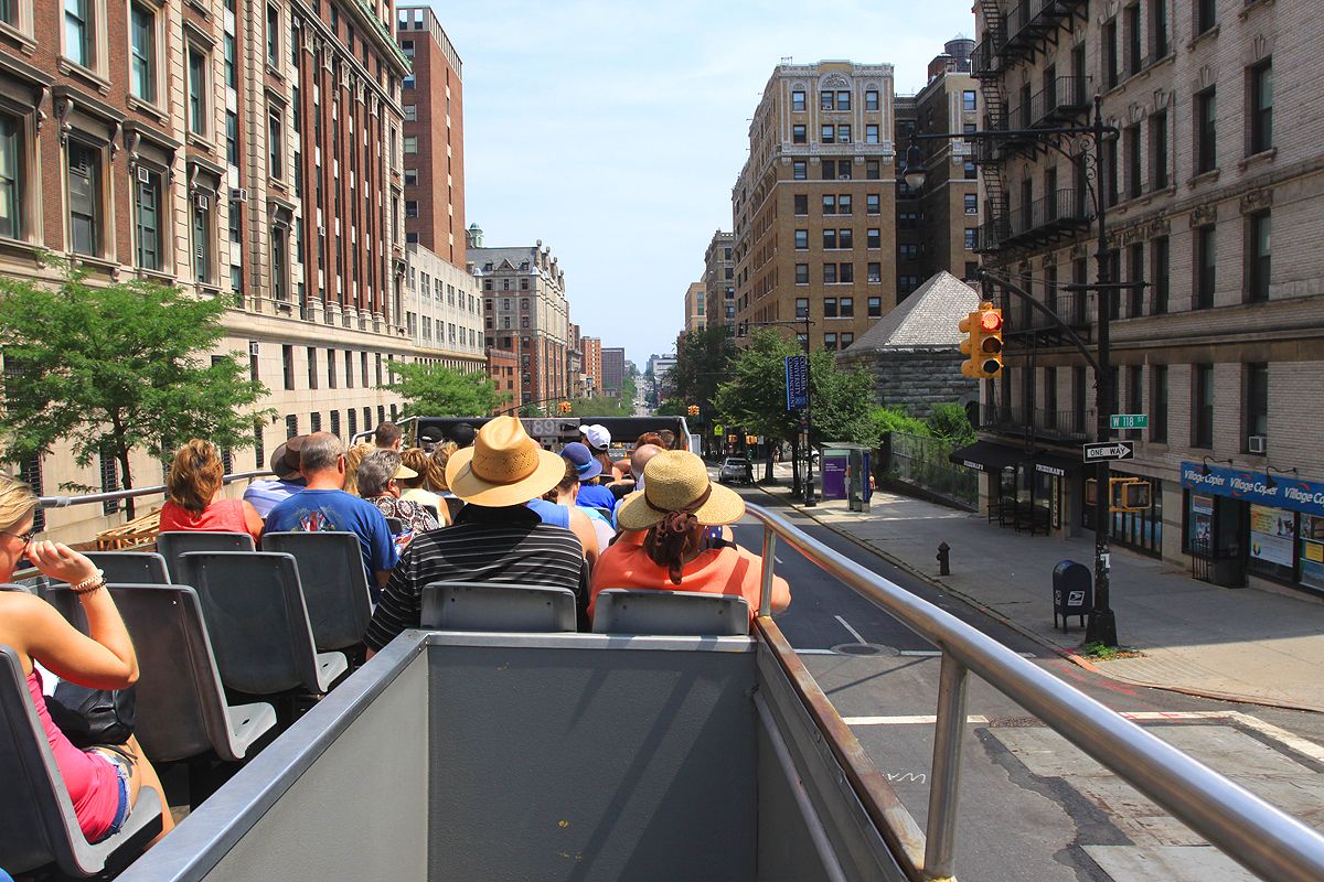 Parcourez New York en bus touristique à arrêts multiples