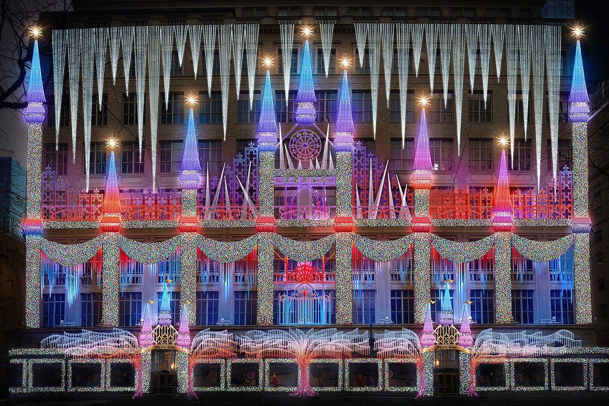 vitrine saks new york