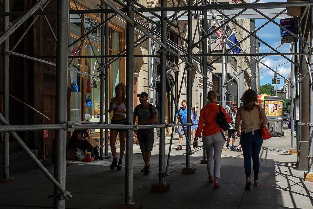 Pourquoi il y a autant d&rsquo;échafaudages à New York ?