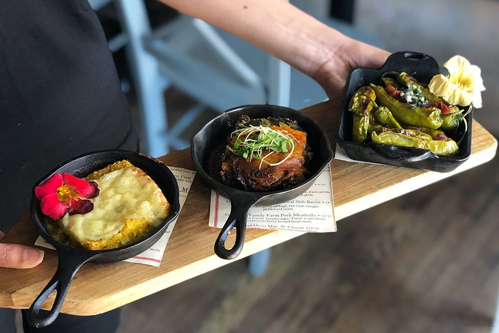 Plats au restaurant The Marshal à New York