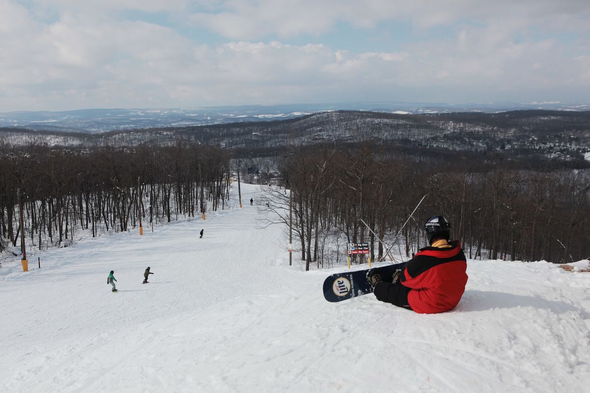 Skieurs sur les pistes de ski de Mountain Creek