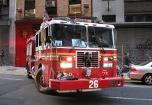 Les pompiers de New York adoptent la sirène des pompiers français Camion des pompiers de New York