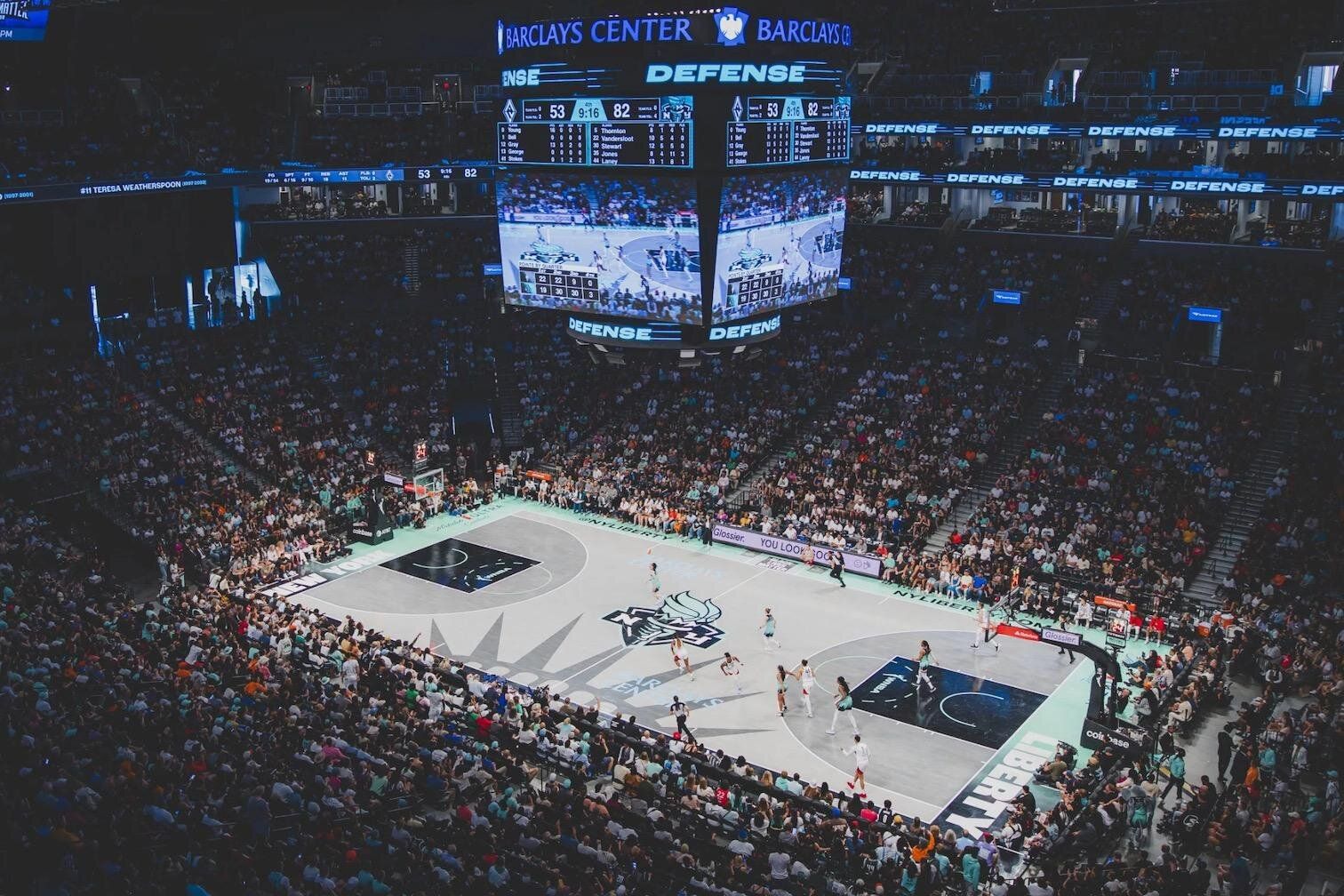Vue générale de la salle de basket du Barclay Center lors d'un match de WNBA du New York Liberty
