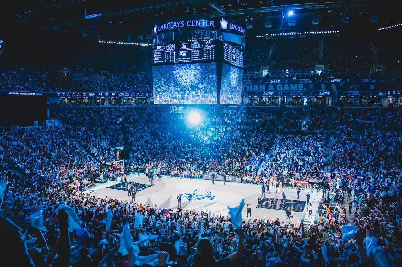 Vue générale de la salle de basket du Barclay Center lors d'un match de WNBA du New York Liberty