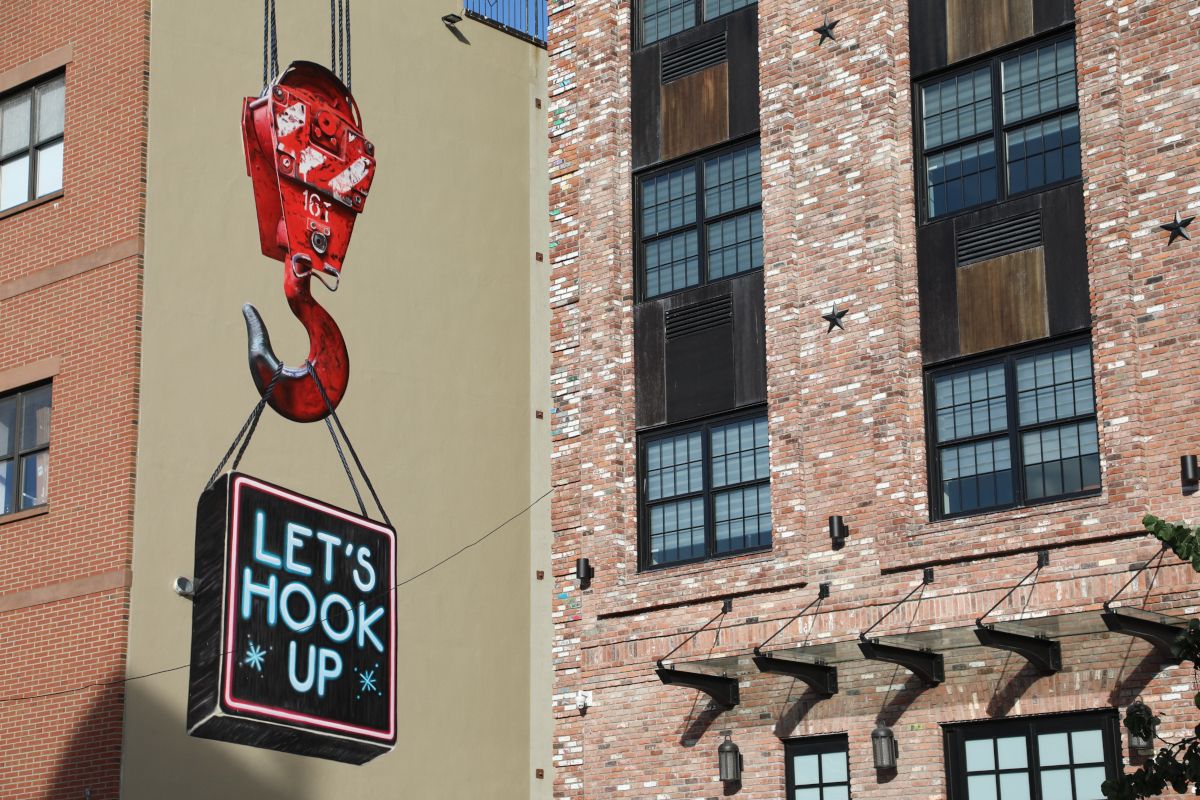 Fresque représentant un crochet rouge dans le quartier de Red Hook