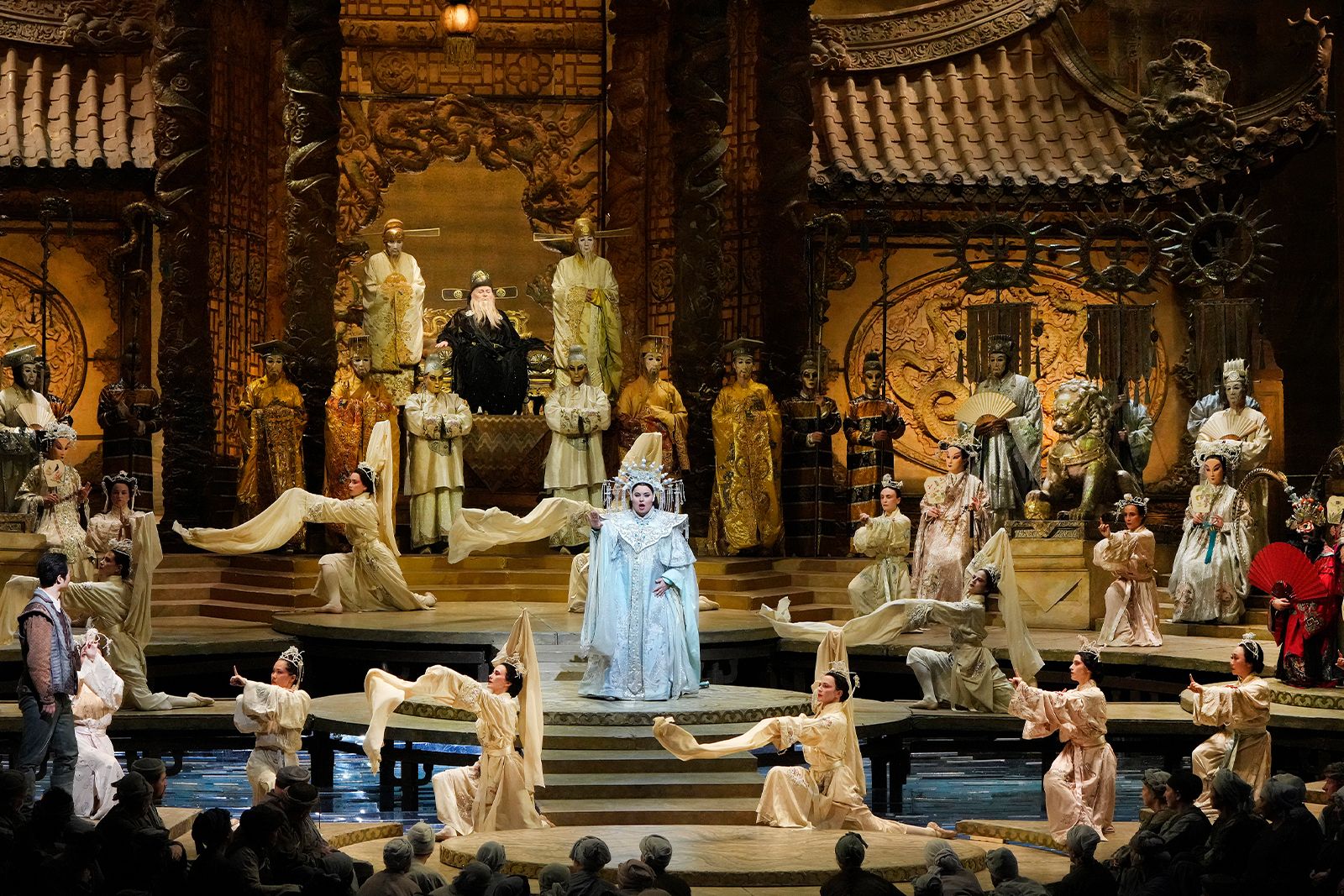 Scène de l'opéra Turandot au Metropolitan Opera de New York