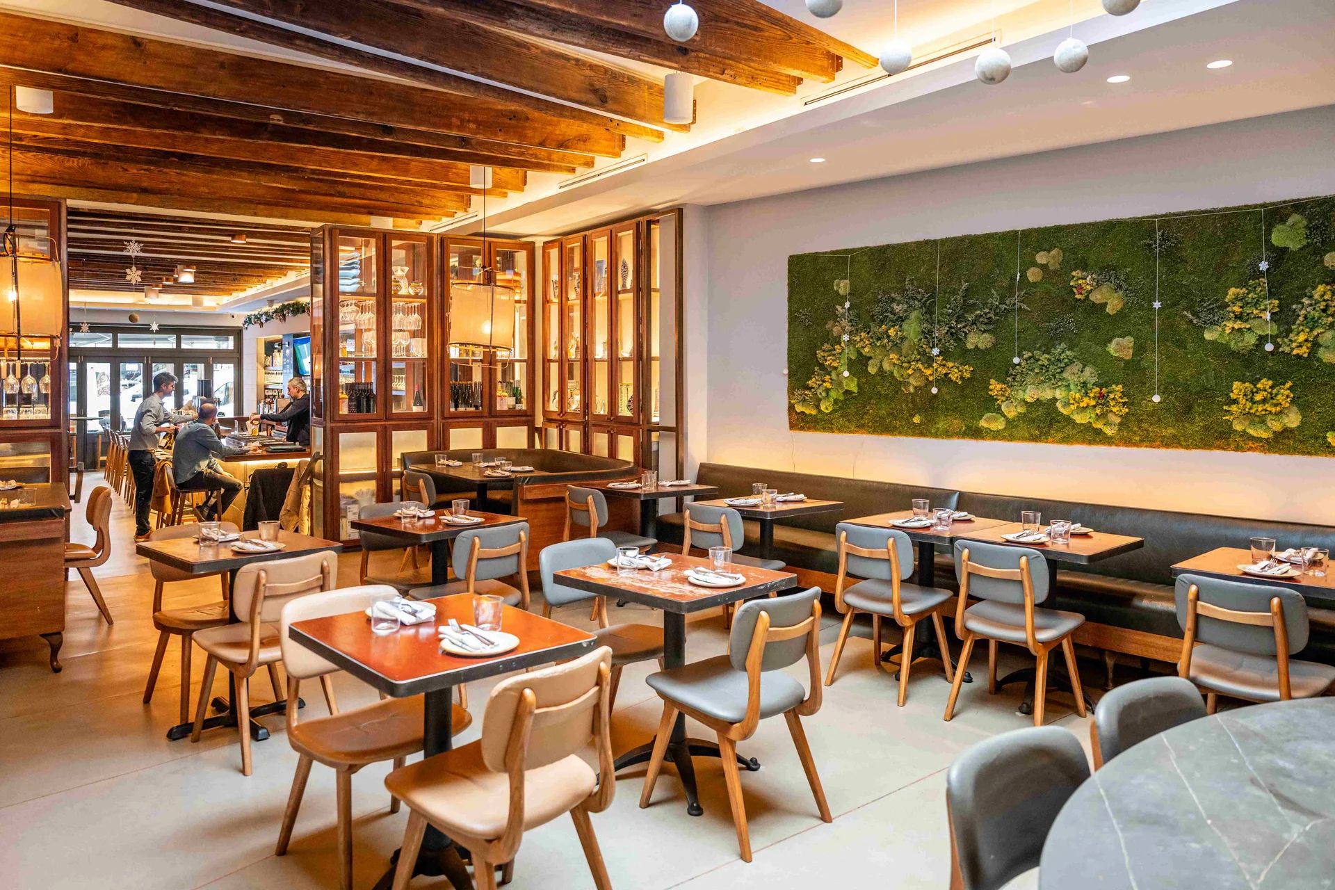 Salle du restaurant Tomino à New York