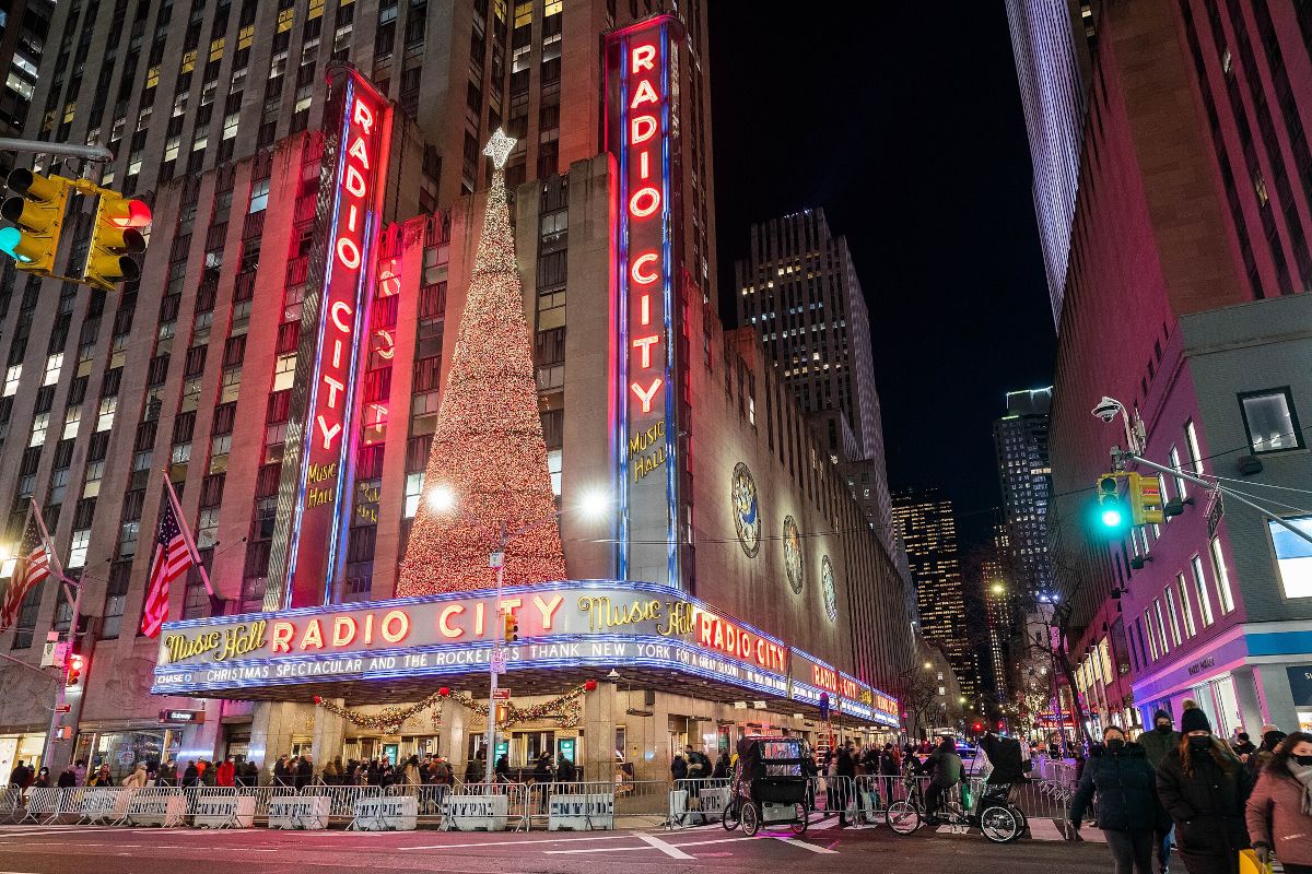Façade du Radio City Music Hall de New York à Noël