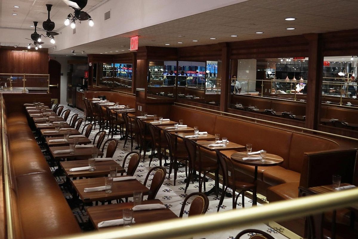 Salle de restaurant du Brooklyn Deli à New York