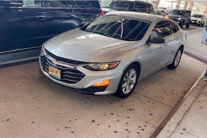 Véhicule privé destiné à un transfert au départ de l'aéroport de Newark