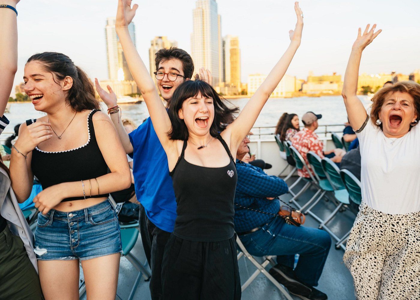 Passagers d'une croisière en train de fêter le 4 juillet