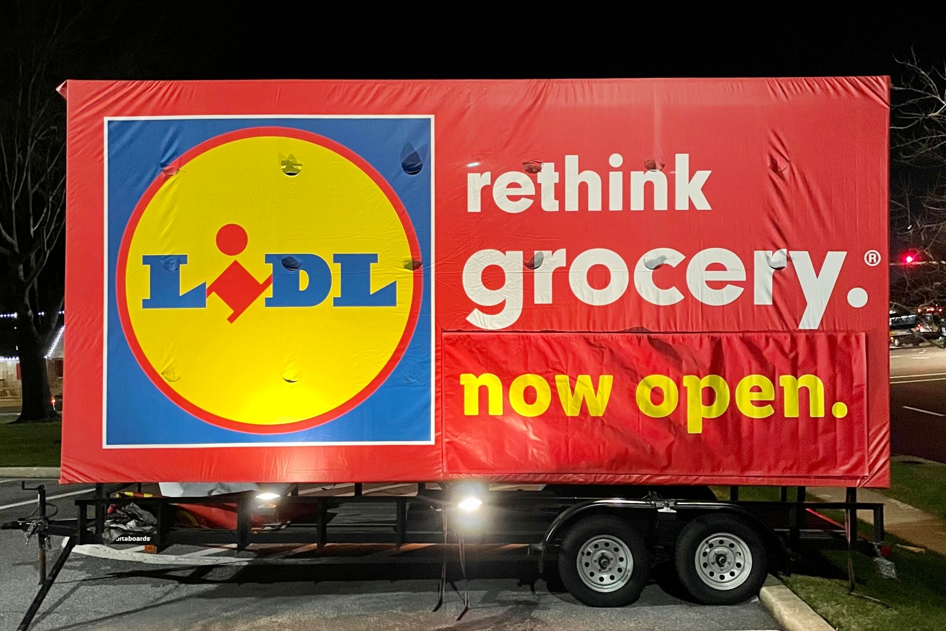Enseigne publicitaire pour la chaîne de supermarchés Lidl à New York