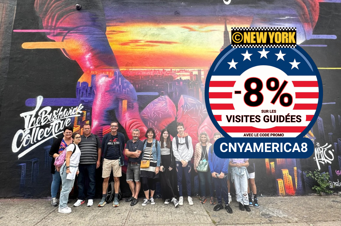 Touristes pendant une visite guidées à New York