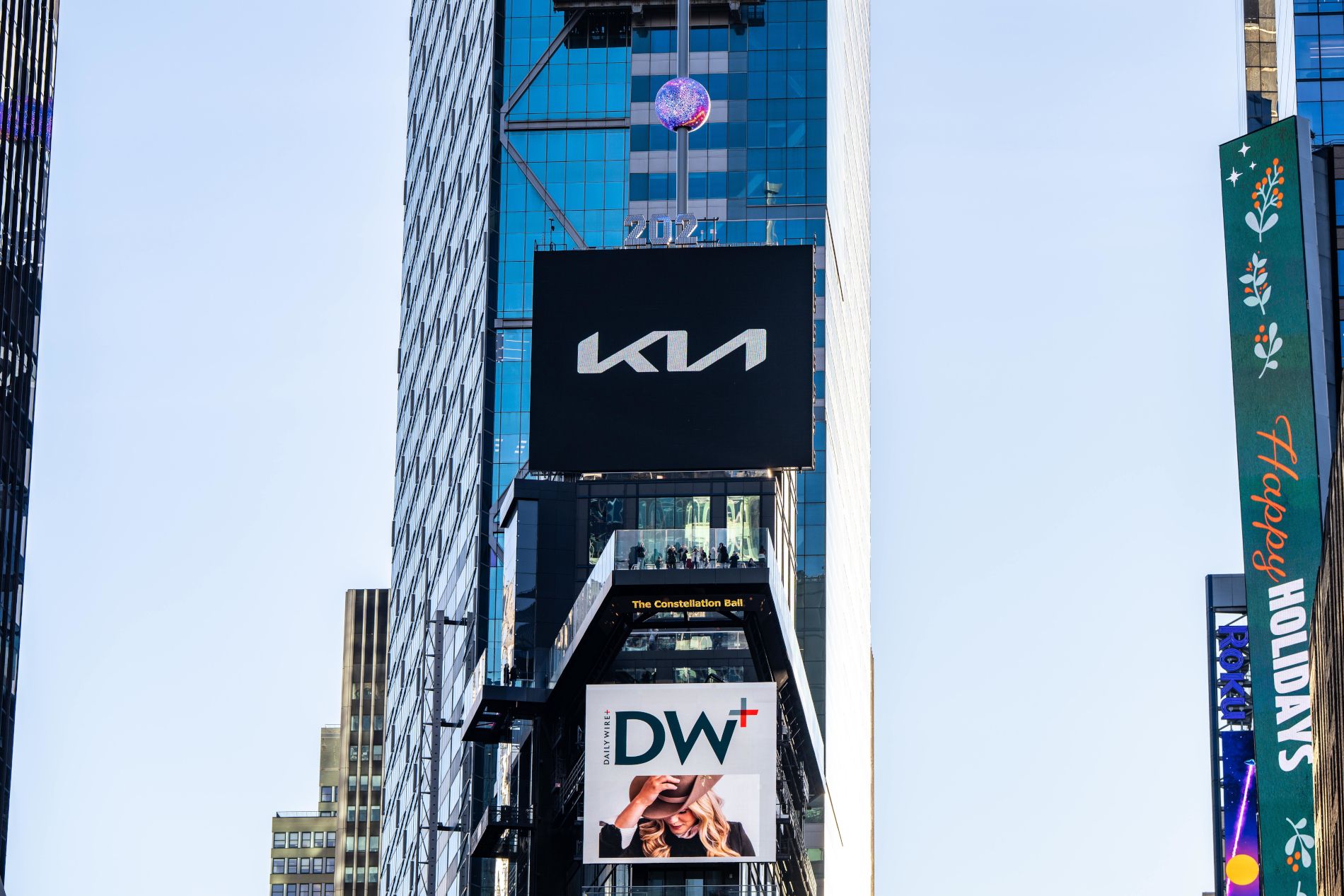Vue générale de l'immeuble du One Times Square à New York