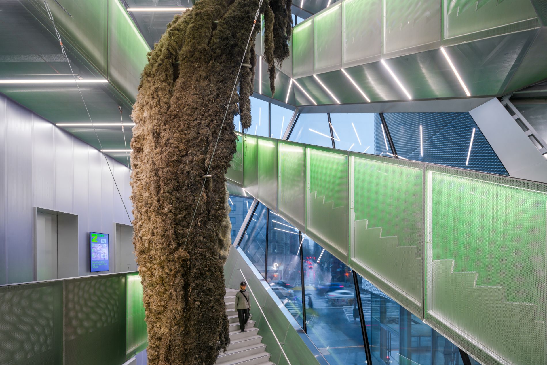 Installation artistique dans les escaliers du New Museum à New York