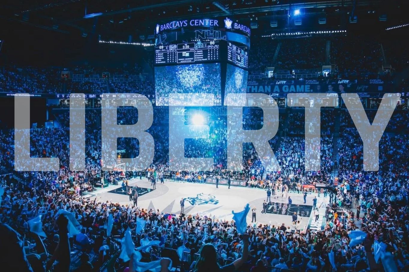 Vue générale de la salle de basket du Barclay Center lors d'un match de WNBA du New York Liberty