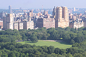 Immeubles de luxe bordant Central Park.