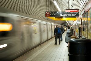 Un métro à quai à New York